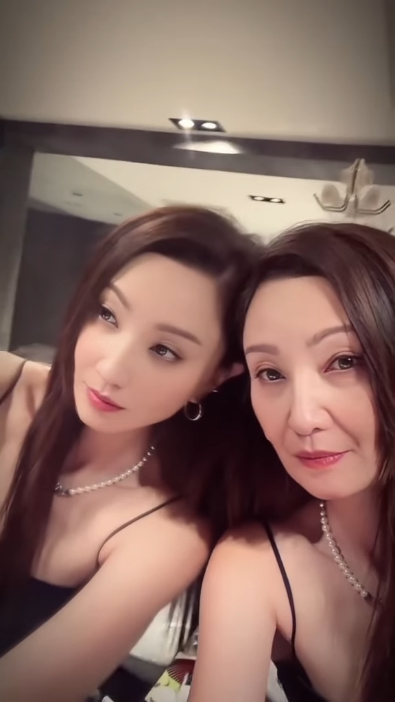 44歲鄭希怡跳崖式衰老滿面皺紋嚇窒網民 拍片反擊︰老得仲快過颱風樺加沙