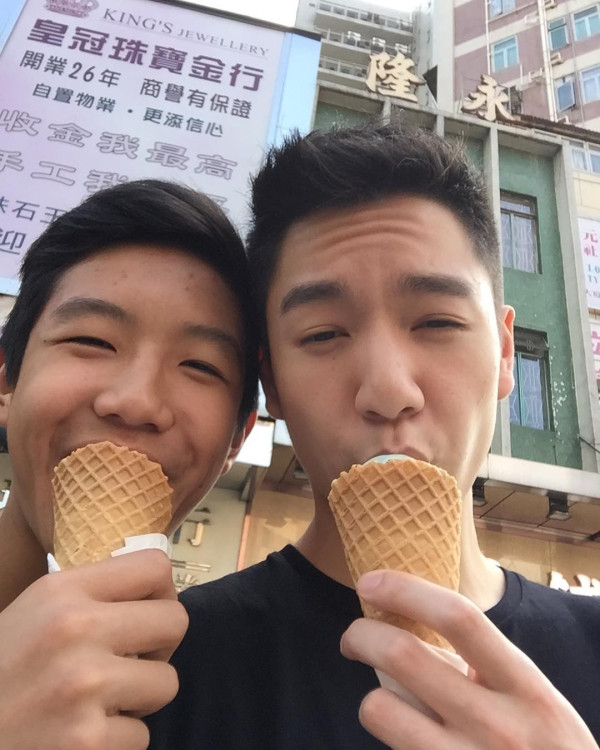 吳偉豪哥哥消防區長現身教市民防風措施（圖片來源：IG@riccong）