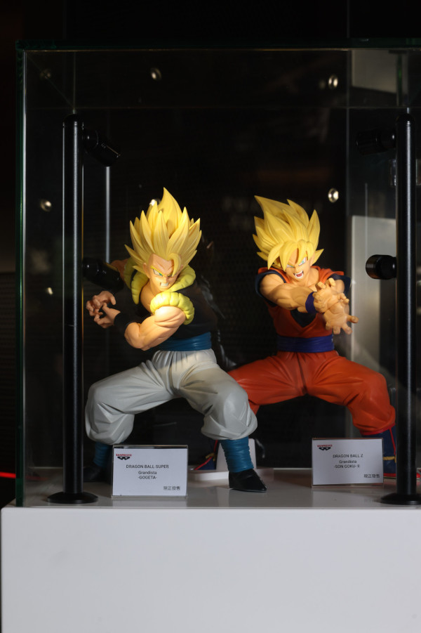 Chiikawa 遠征上海首設專賣店 粉絲黃牛排隊瘋搶 豪買過20袋公仔吊飾