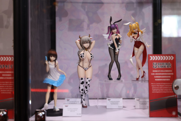 Chiikawa 遠征上海首設專賣店 粉絲黃牛排隊瘋搶 豪買過20袋公仔吊飾