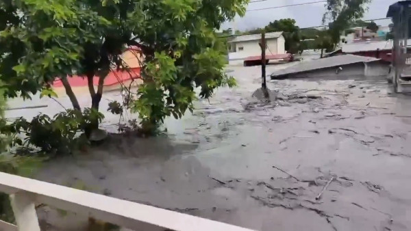 颱風樺加沙|台灣花蓮縣水災至少14人死多人失蹤 洪水淹鎮沖斷驚險畫面曝光