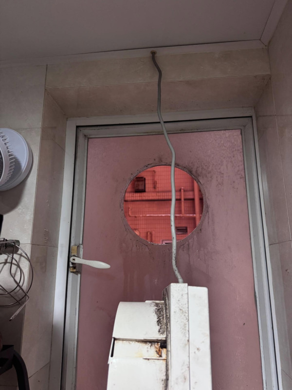 打風｜十號風球住宅災情速報 外牆喉管斷裂 抽氣扇被吹走唯有咁解決