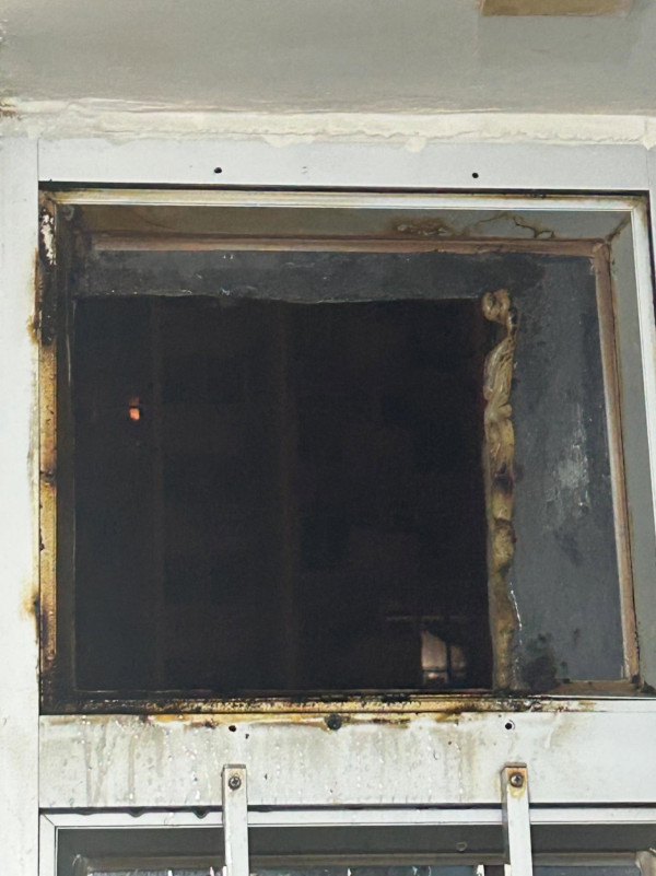 打風｜十號風球住宅災情速報 外牆喉管斷裂 抽氣扇被吹走唯有咁解決