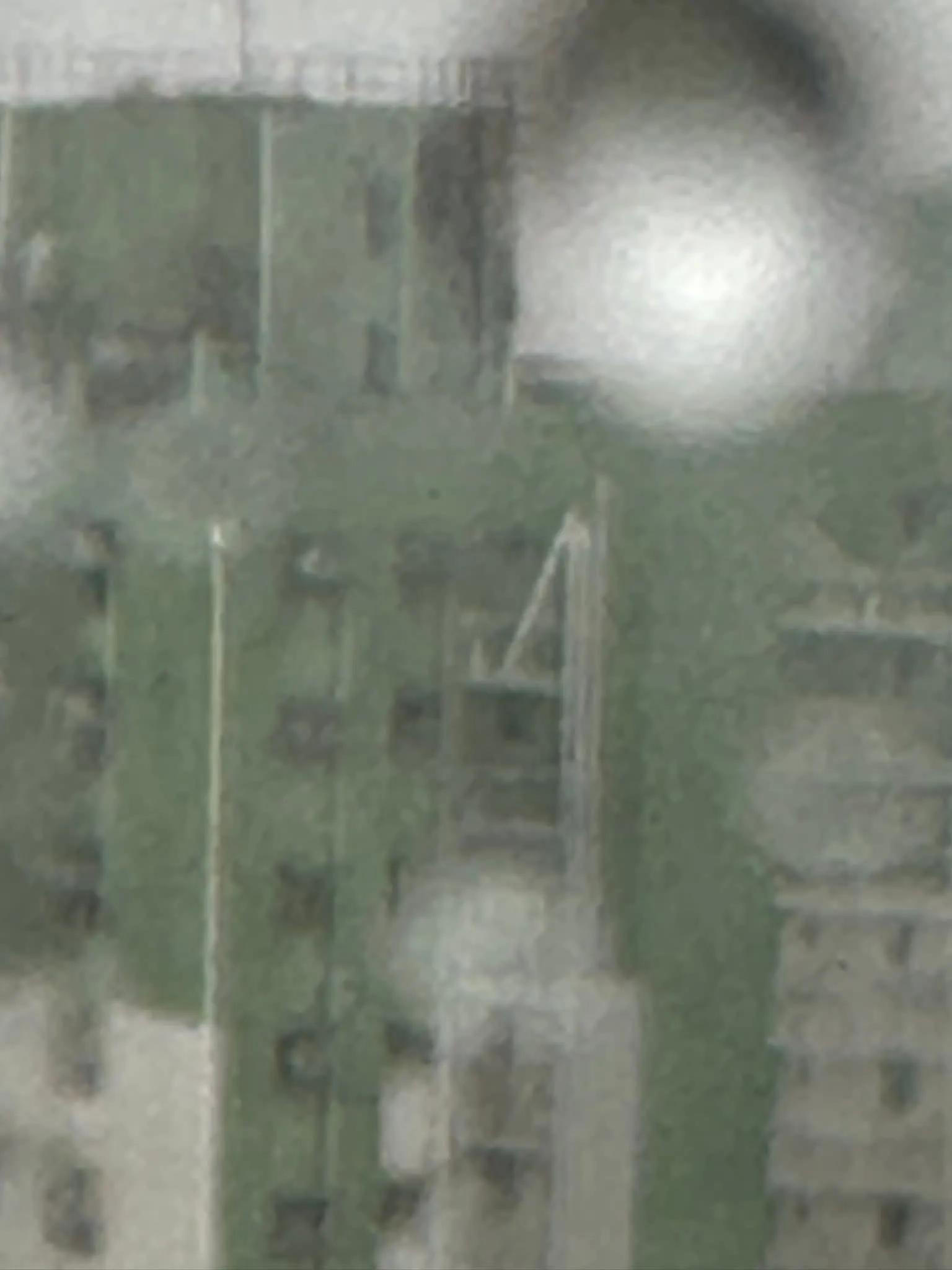 打風｜十號風球住宅災情速報 外牆喉管斷裂 抽氣扇被吹走唯有咁解決