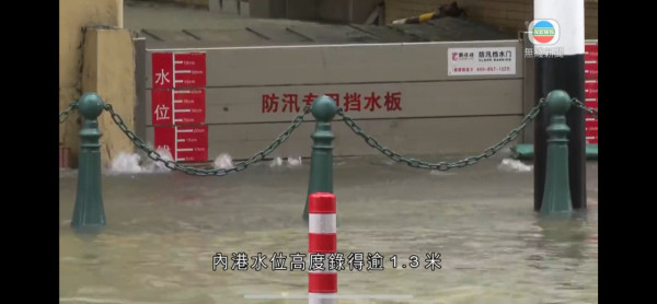 颱風樺加沙吹襲，澳門內港水位高度錄得逾1.3米。