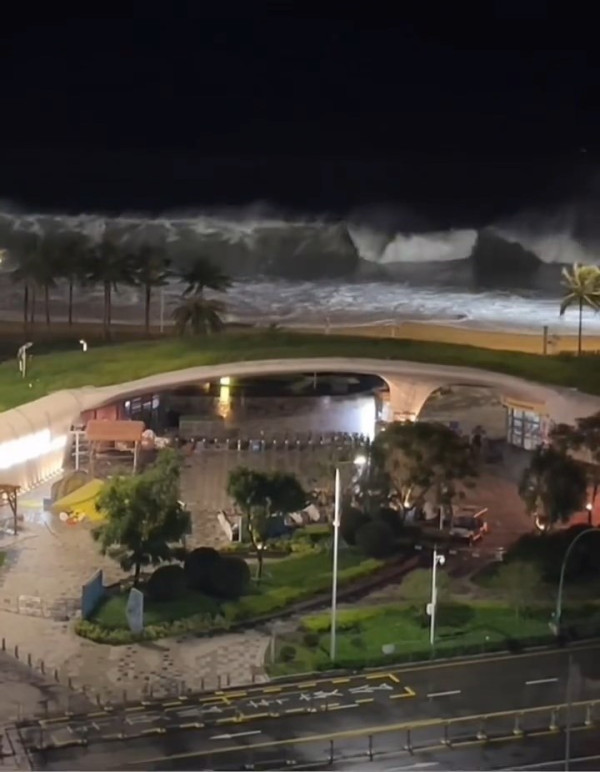 颱風樺加沙|深圳大梅沙海岸一度掀起數米巨浪 全市今日仍然實施五停