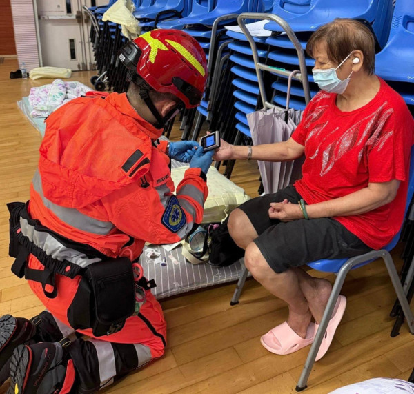 颱風樺加沙｜消防助居民撤離獲大讚！消防處罕頒「緊急消防訓令」 同全員緊急戒備有不同？