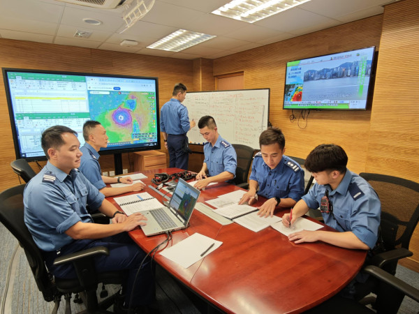 颱風樺加沙｜消防助居民撤離獲大讚！消防處罕頒「緊急消防訓令」 同全員緊急戒備有不同？