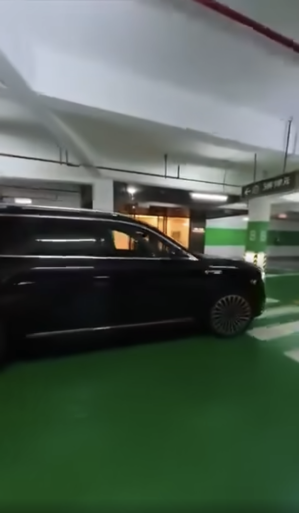 港女自製「馬路工地燈籠」 網民激讚有創意 DIY材料呢個價就有得玩