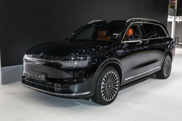 內地自動駕駛「智能叛變」？不顧車主叫停越叫越走 網民分析背後願意可能係...