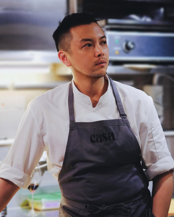 前TVB小花離巢後IG公開訂婚相報喜！男友身份曝光晒超巨型鑽戒震撼網民