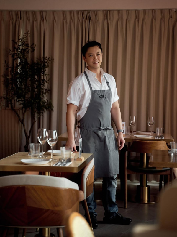 前TVB小花離巢後IG公開訂婚相報喜！男友身份曝光晒超巨型鑽戒震撼網民