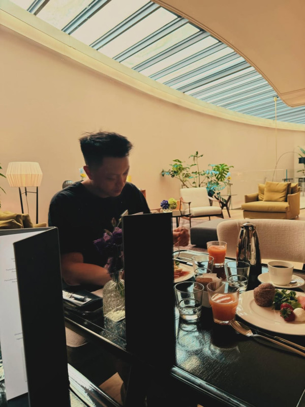 前TVB小花離巢後IG公開訂婚相報喜！男友身份曝光晒超巨型鑽戒震撼網民