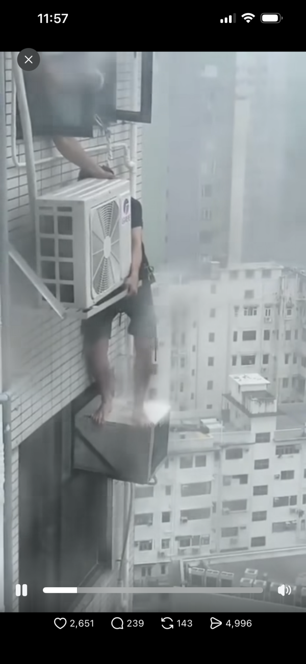 家居陷阱！行動電源充電中爆炸 消防員警告忌買呢種設計尿袋