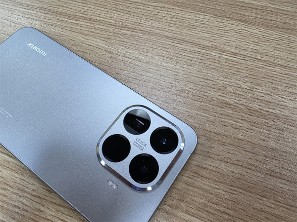 小米 15T Pro 開箱實測  Leica 5倍遠攝+5,500mAh 大電性價比高