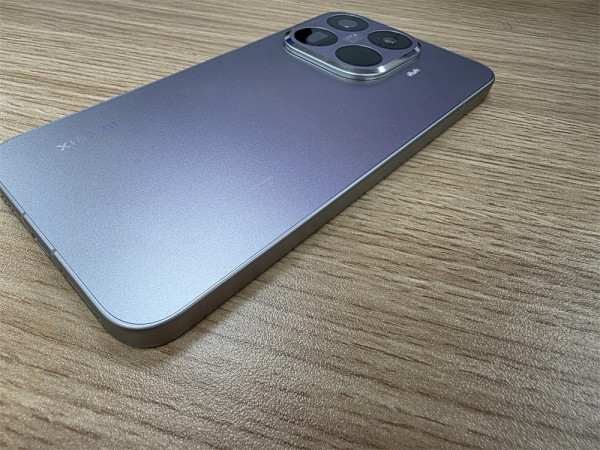 小米 15T Pro 開箱實測  Leica 5倍遠攝+5,500mAh 大電性價比高