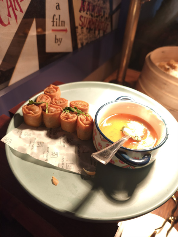 小米 15T Pro 開箱實測  Leica 5倍遠攝+5,500mAh 大電性價比高