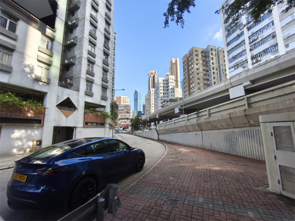 小米 15T Pro 開箱實測  Leica 5倍遠攝+5,500mAh 大電性價比高