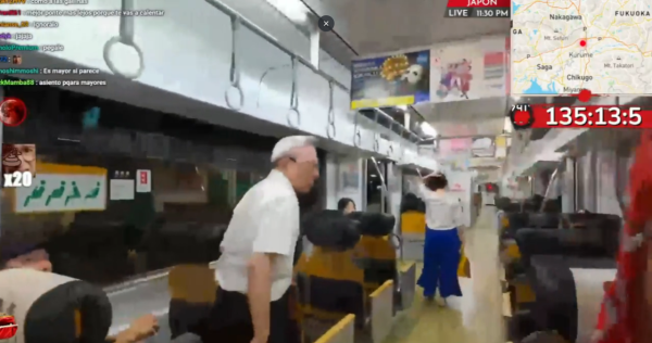 有片！外國人遊日JR做直播大聲擾民 銀髮伯伯勸阻被粗暴推開 