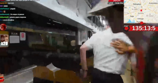 有片！外國人遊日JR做直播大聲擾民 銀髮伯伯勸阻被粗暴推開 