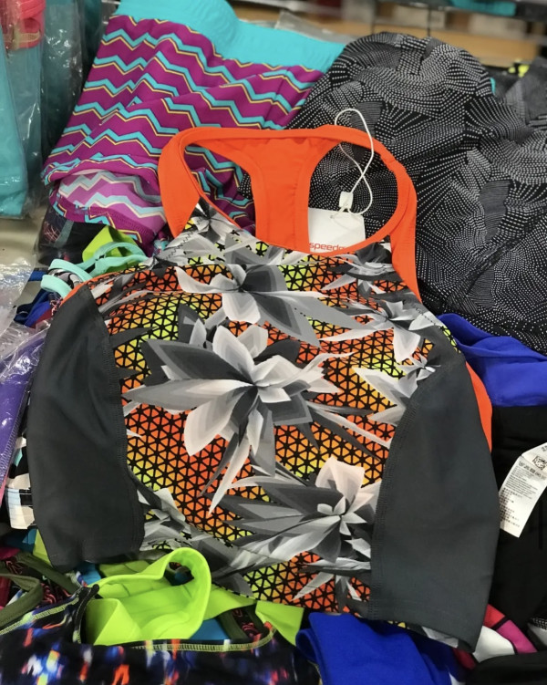 銅鑼灣時代廣場運動服飾開倉低至4折！diadora運動鞋$200 防曬衣/泳衣/bratop$46起！Champion/blueplace/JACK&JONES