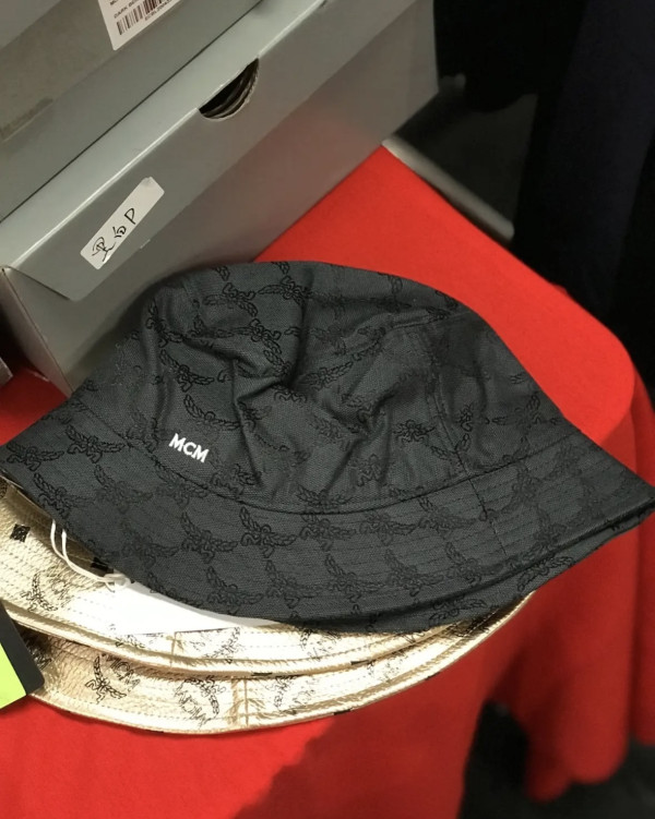 銅鑼灣時代廣場運動服飾開倉低至4折！diadora運動鞋$200 防曬衣/泳衣/bratop$46起！Champion/blueplace/JACK&JONES