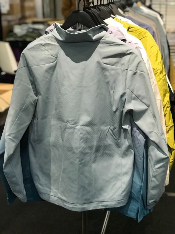 銅鑼灣時代廣場運動服飾開倉低至4折！diadora運動鞋$200 防曬衣/泳衣/bratop$46起！Champion/blueplace/JACK&JONES