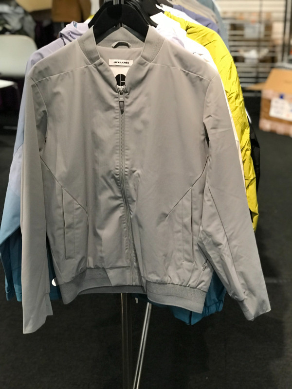 銅鑼灣時代廣場運動服飾開倉低至4折！diadora運動鞋$200 防曬衣/泳衣/bratop$46起！Champion/blueplace/JACK&JONES