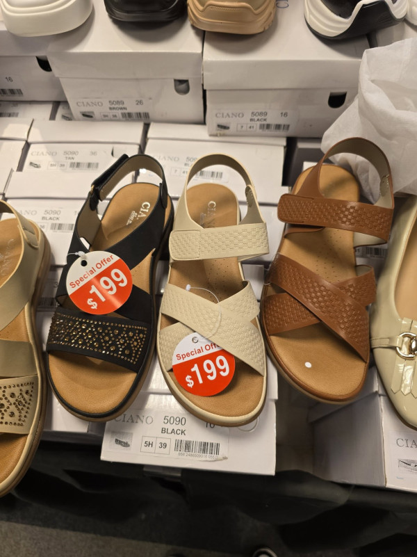 銅鑼灣時代廣場運動服飾開倉低至4折！diadora運動鞋$200 防曬衣/泳衣/bratop$46起！Champion/blueplace/JACK&JONES