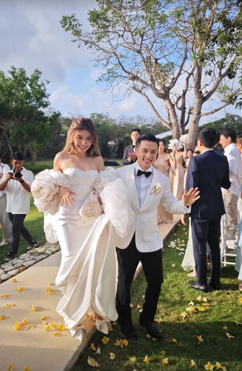 鄺潔楹親哥哥峇里島盛大婚禮曝光 豪華結婚放煙花震撼程度如綜藝真人騷