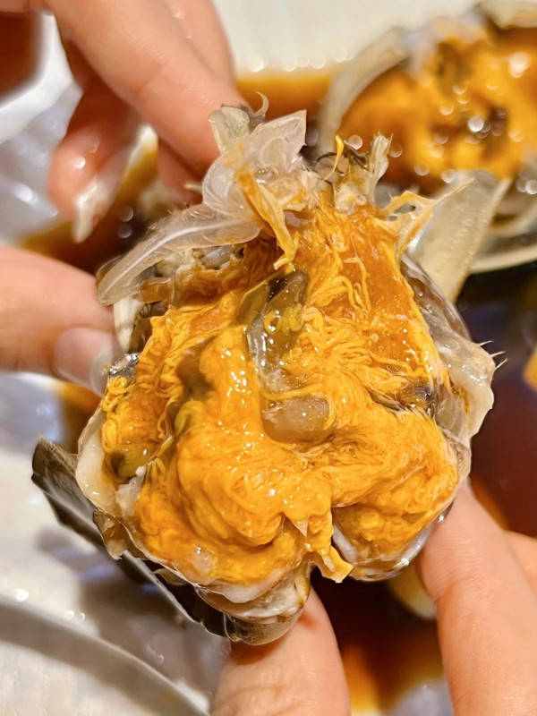 食神韜韜推介大閘蟹 限時優惠$11隻!爆膏江蘇蟹乸蟹公$99三隻+包大閘蟹紫蘇葉