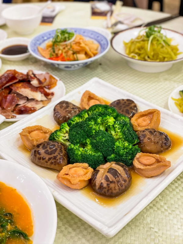 食神韜韜推介大閘蟹 限時優惠$11隻!爆膏江蘇蟹乸蟹公$99三隻+包大閘蟹紫蘇葉