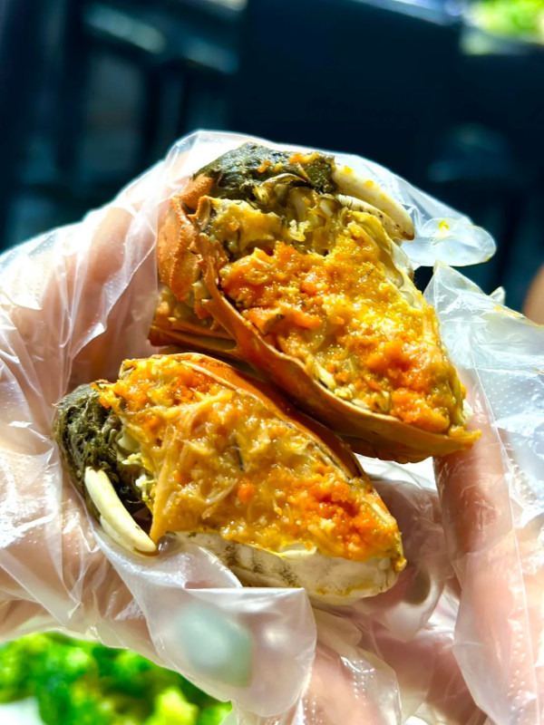 食神韜韜推介大閘蟹 限時優惠$11隻!爆膏江蘇蟹乸蟹公$99三隻+包大閘蟹紫蘇葉