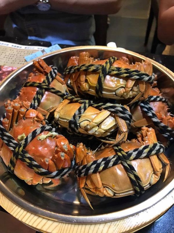 食神韜韜推介大閘蟹 限時優惠$11隻!爆膏江蘇蟹乸蟹公$99三隻+包大閘蟹紫蘇葉