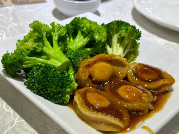 食神韜韜推介大閘蟹 限時優惠$11隻!爆膏江蘇蟹乸蟹公$99三隻+包大閘蟹紫蘇葉