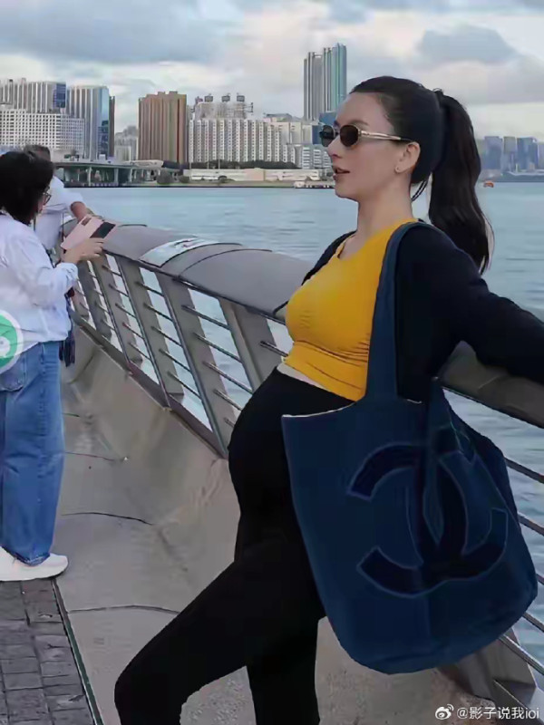 方媛臨盆在即依然肥肚不肥身（圖片來源：微博圖片）