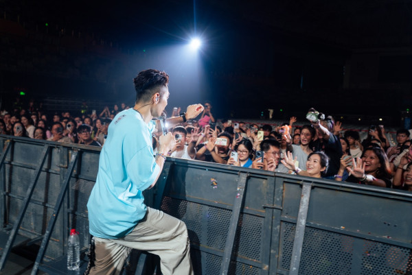 周柏豪透露籌備香港演唱會 望明年啟德開騷