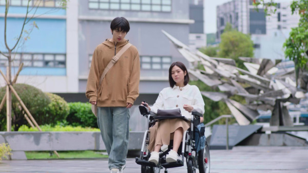俠醫｜游嘉欣演輪椅少女跳出小妹妹框框 親解圓面之謎「穿衣顯肥脫衣顯瘦」
