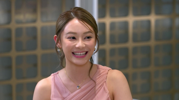 女神配對計劃｜葉蒨文開腔承認節目「有劇本」 拍拖片段絕密公開車上甜蜜餵食