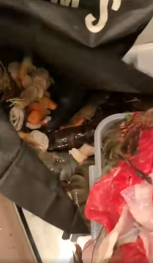 荃灣廣場海鮮放題驚揭「食霸」！男女偷藏大量海鮮肥牛 嚇窒職員：成袋呀？ 黃傑龍提醒一事 小心原告變被告