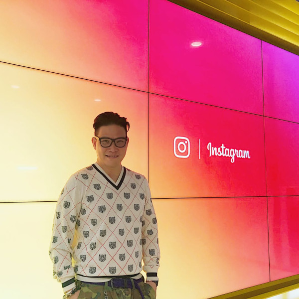 蘇永康被爆背妻密會年輕索女海旁談心 超親暱互動曝光惹出軌嫌疑形象崩壞