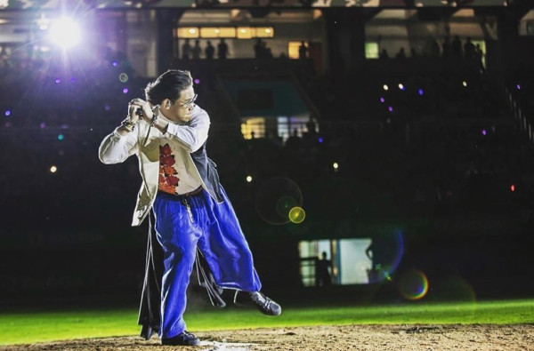 蘇永康被爆背妻密會年輕索女海旁談心 超親暱互動曝光惹出軌嫌疑形象崩壞