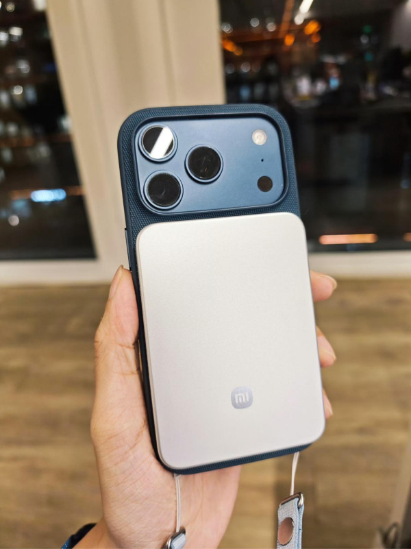 iPhone 17最佳拍檔？小米6mm超薄磁吸充電寶登場 雷軍公然「挑機」Apple