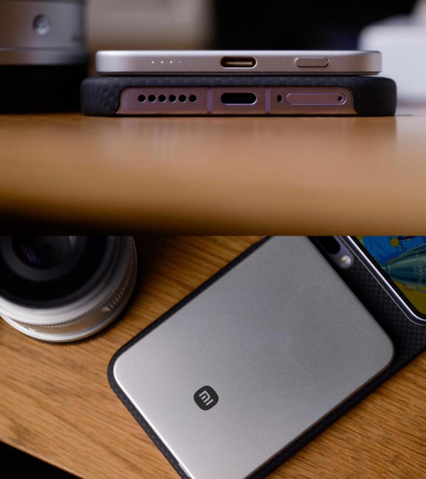 iPhone 17最佳拍檔？小米6mm超薄磁吸充電寶登場 雷軍公然「挑機」Apple