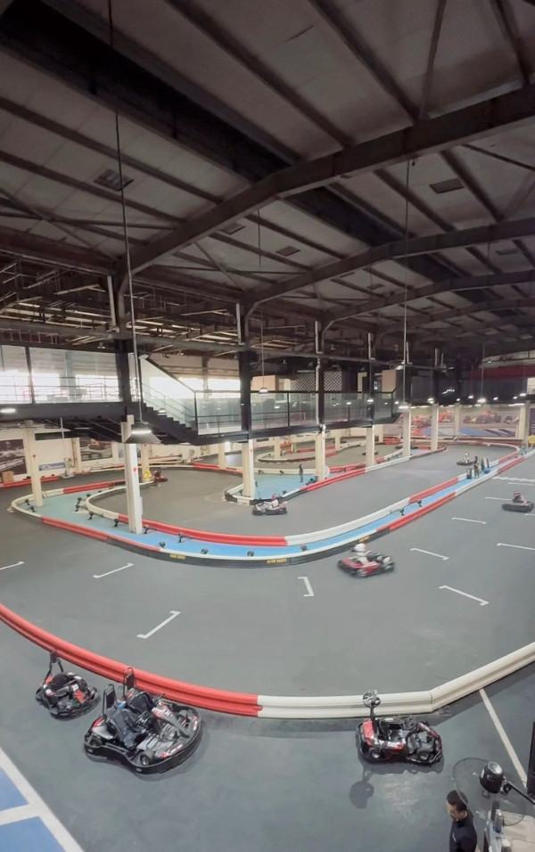 深圳最大室內卡丁車場MAYKART！ 親子票價玩賽車飄移+蠅網射箭 