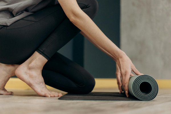 瑜伽墊評測｜瑜伽墊材質點揀好？19.9元 vs 600元！Lululemon/迪卡儂/Adidas 誰是CP值之王？