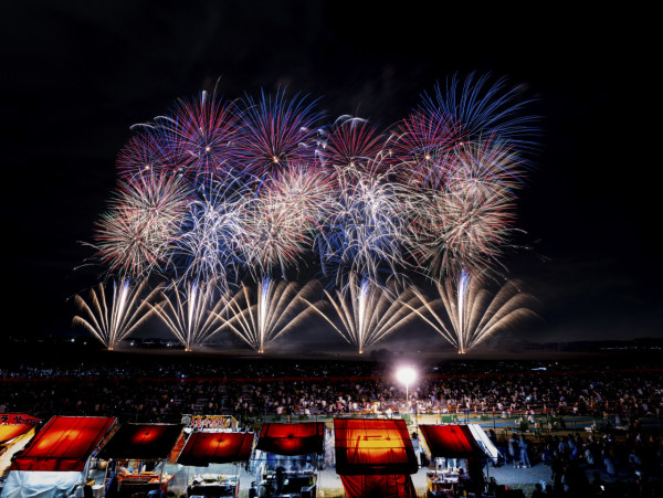 秋天都有花火大會！2025日本花火大會秋季時間表 附入場注意事項&打卡貼士 