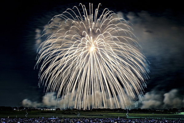 秋天都有花火大會！2025日本花火大會秋季時間表 附入場注意事項&打卡貼士 