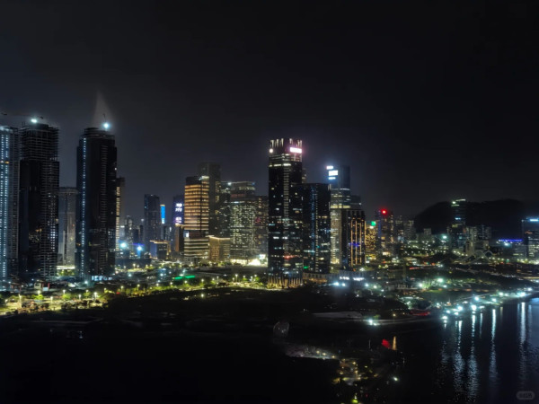 深圳國慶中秋光影︰無人機、煙花匯演 2025（圖片︰小紅書）