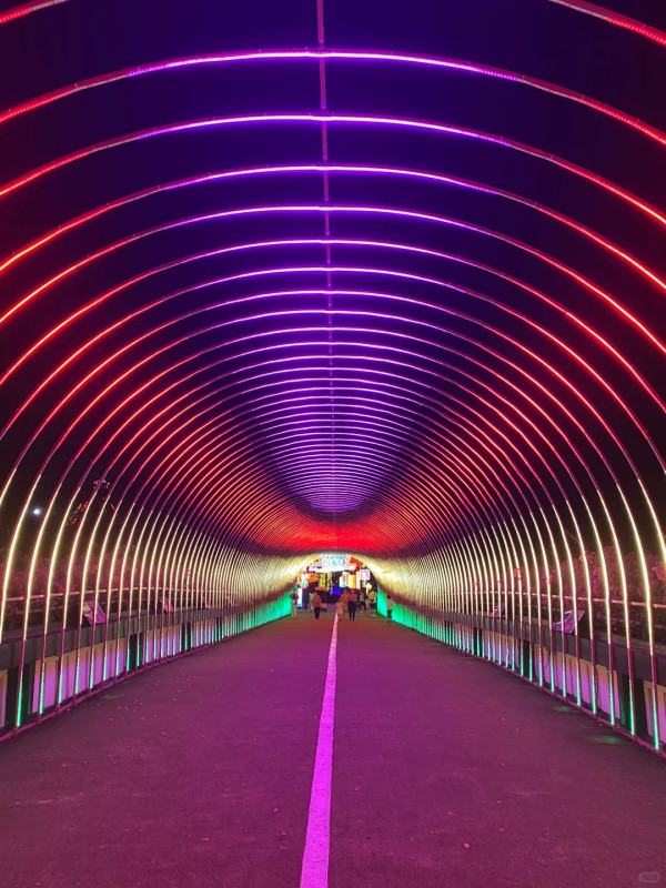 深圳國慶中秋光影︰無人機、煙花匯演 2025（圖片︰小紅書）